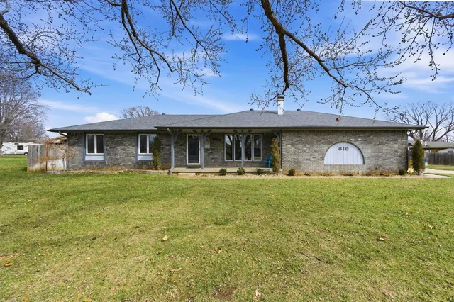 610 E  Southeast Dr, Clearwater, KS 67026
