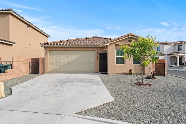 3932 Jaxson Ln, Santa Fe, NM 87507