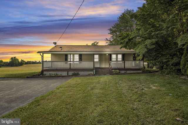 622 W  Pine St, Mount Holly Springs, PA 17065