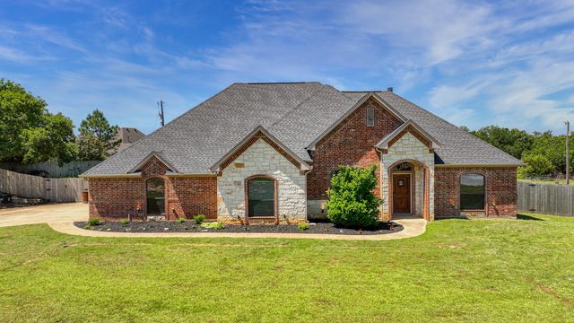 105 Oakbend Ct, Weatherford, TX 76088