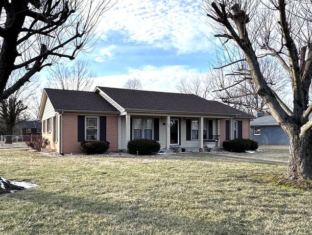 453 Iroquois Dr, Bowling Green, KY 42103