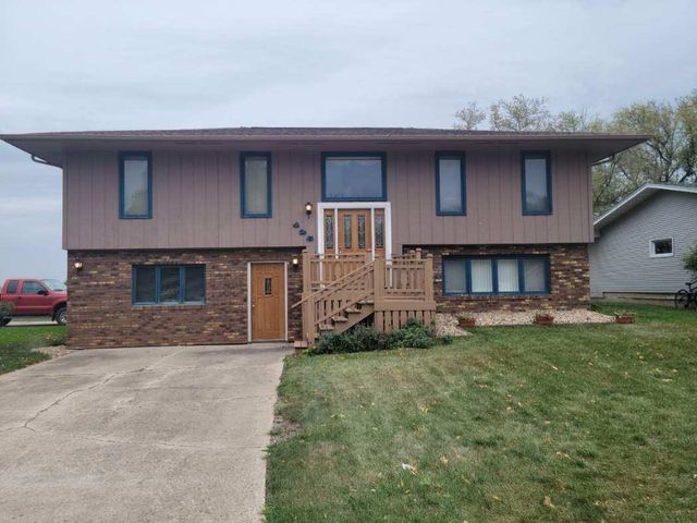 426 N  19th St, Estherville, IA 51334