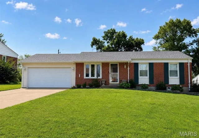 4140 Liguori Ln, Bridgeton, MO 63044