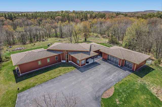 E7521 North Reedsburg Road, Reedsburg, WI 53959