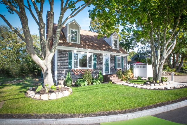 29 Conwell Street, Provincetown, MA 02657