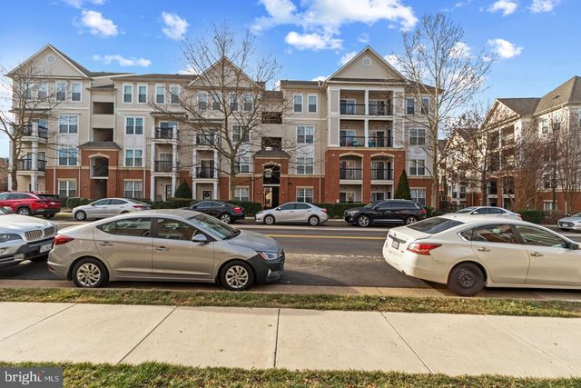 11397 Aristotle Dr #11407, Fairfax, VA 22030