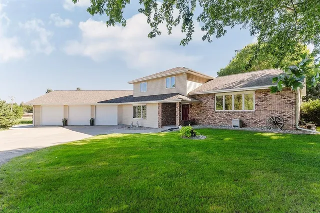 1202 N  37th St, Norfolk, NE 68701