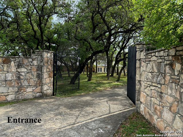 106 WINDING WAY, San Antonio, TX 78232