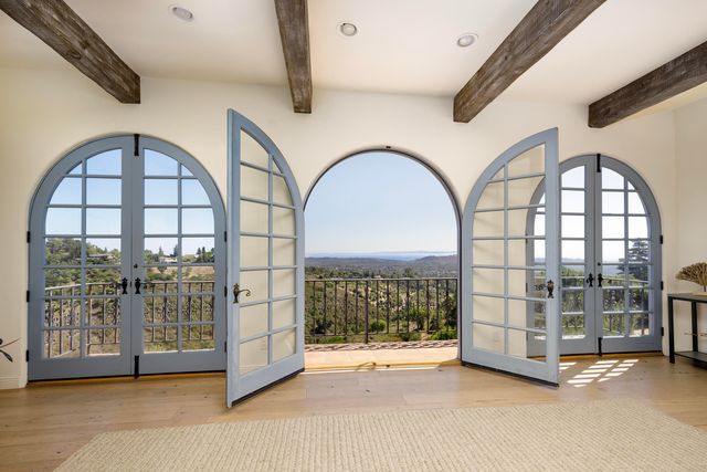 1230 Northridge Rd, Santa Barbara, CA 93105