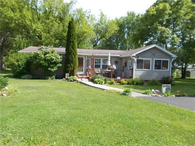 1884 Lillian Ave, Linesville, PA 16424