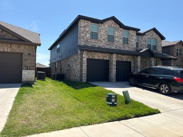 7912 Gangway Dr, Fort Worth, TX 76179