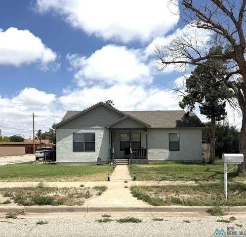 1116 W  Merchant Ave, Artesia, NM 88210