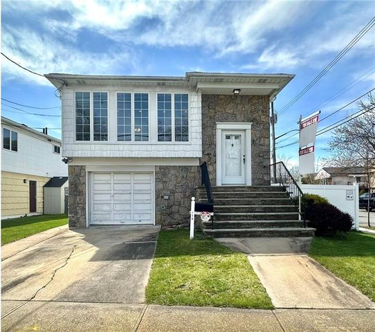 128 Queen St, Staten Island, NY 10314
