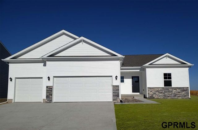 6412 Clear Creek St, Papillion, NE 68133