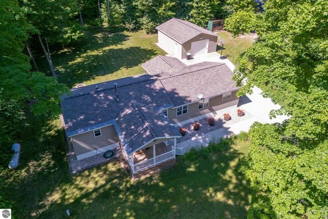 8319 Covert Rd NE, Mancelona, MI 49659