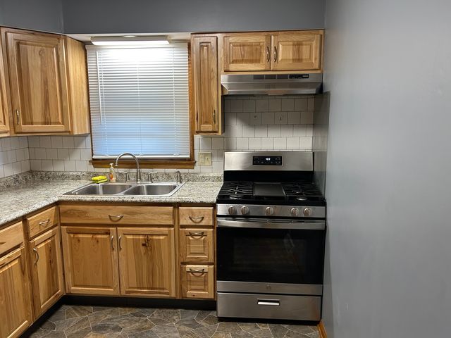 208 Gary St #3, Rochelle, IL 61068