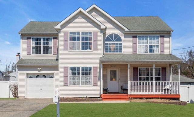 2010 Oak Dale Rd, Toms River, NJ 08753