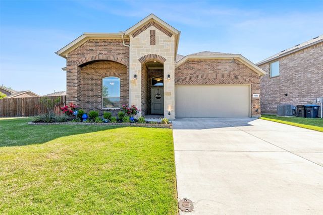 9032 Weepy Hollow Trl, Fort Worth, TX 76179