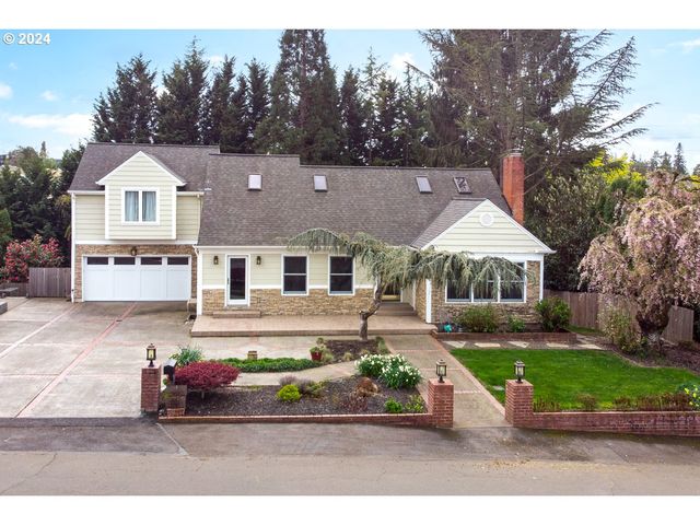 7730 SW Maple Dr, Portland, OR 97225