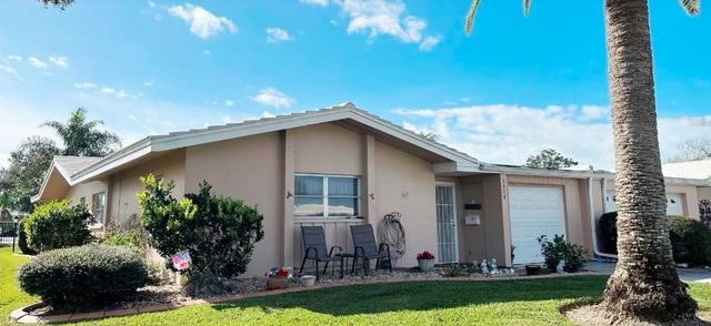 3276 Brunswick Ln, Sarasota, FL 34239