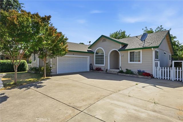 18846 Horseshoe Rd, Hidden Valley Lake, CA 95467