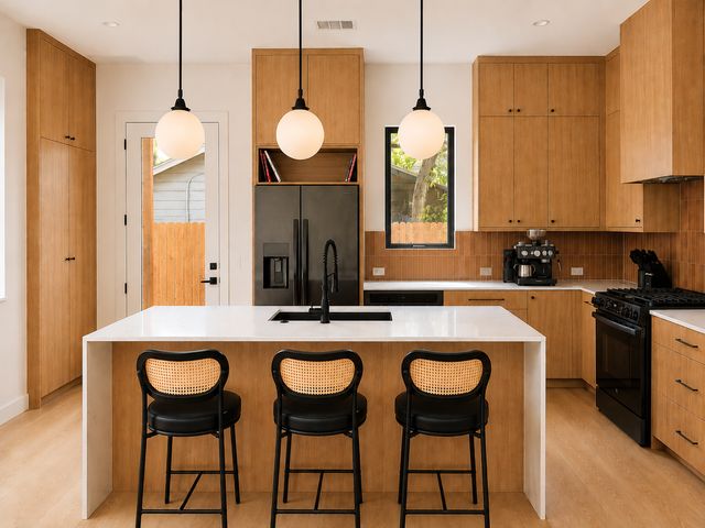 1813 E  38th 1/2 St #2, Austin, TX 78722