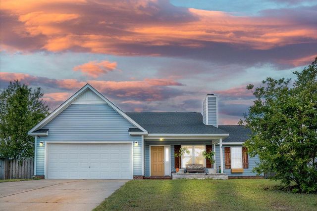 313 Buckeye Dr, Raeford, NC 28376