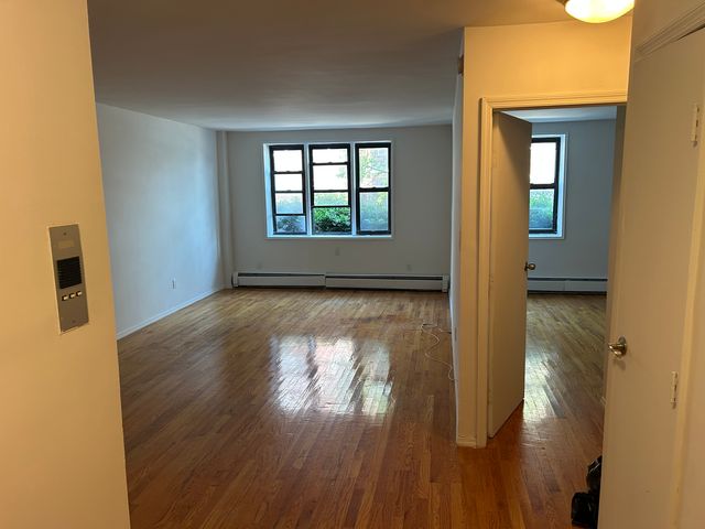 Dirección no revelada, Long Beach, NY 11561