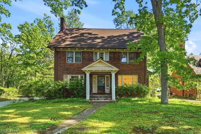 2745 Derbyshire Rd, Cleveland Heights, OH 44106