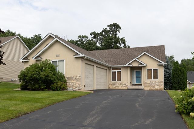 16084 Kennard Ct, Lakeville, MN 55044
