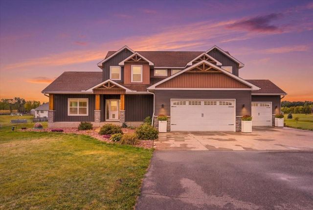 1042 144th Ave, New Richmond, WI 54017
