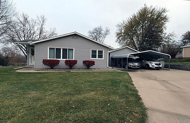 4112 47th St, Sioux City, IA 51108