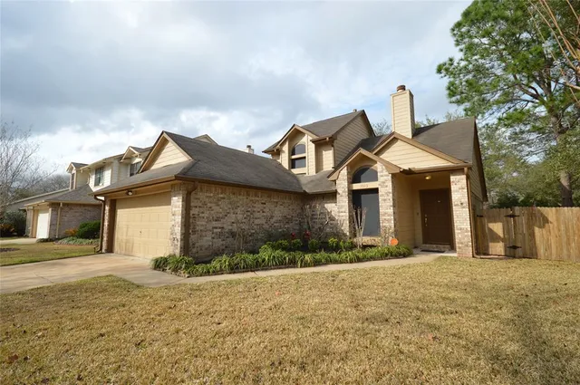 3535 Greenwood Dr, Sugar Land, TX 77478