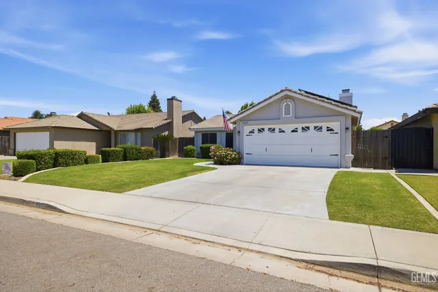 9115 Green Bank St, Bakersfield, CA 93312