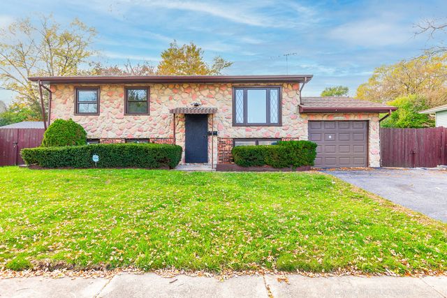 17185 Apple Tree Dr, Country Club Hills, IL 60478