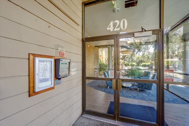 420 N  Civic Dr #303, Walnut Creek, CA 94596