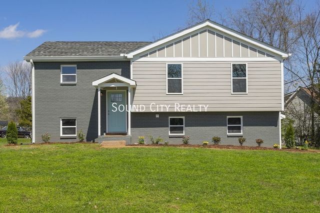 1608 Autumn Ridge Dr, Nashville, TN 37207
