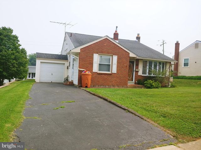 210 Donnelly Ave, Aston, PA 19014