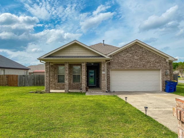 2401 Toccata Ln, Cabot, AR 72023