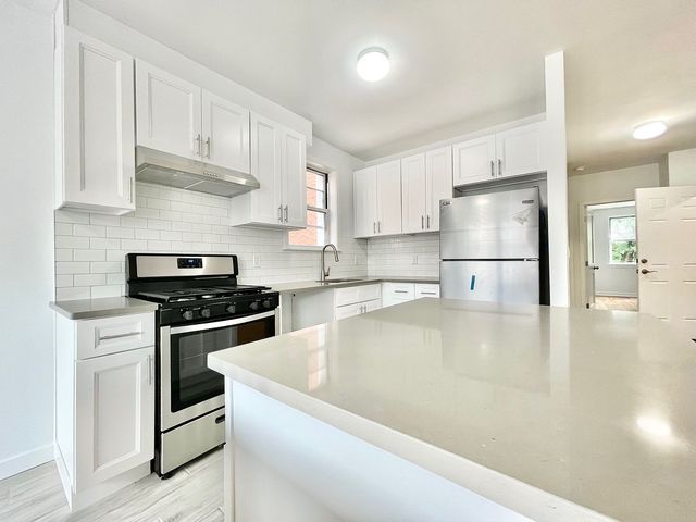 22-47 47th St   #2, Astoria, NY 11105