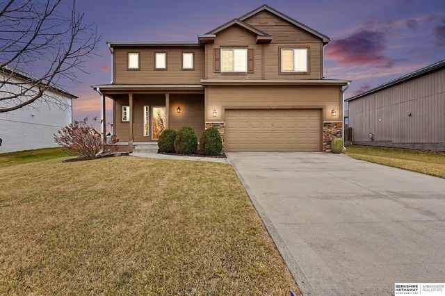 8702 S  68th St, Papillion, NE 68133