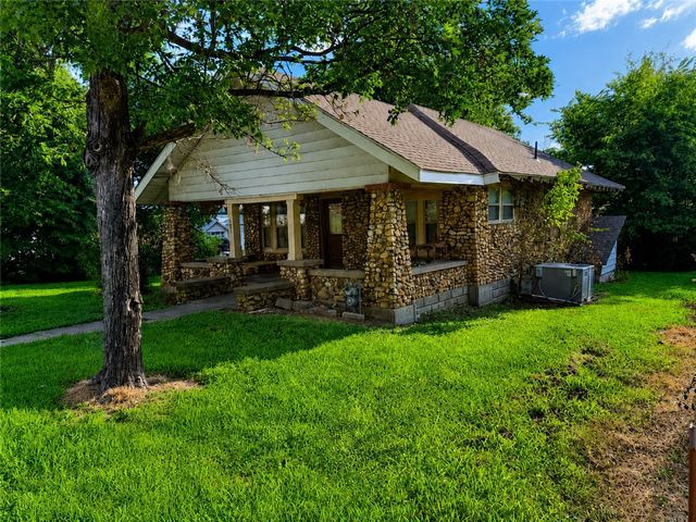 203 N  Walnut St, Anderson, MO 64831
