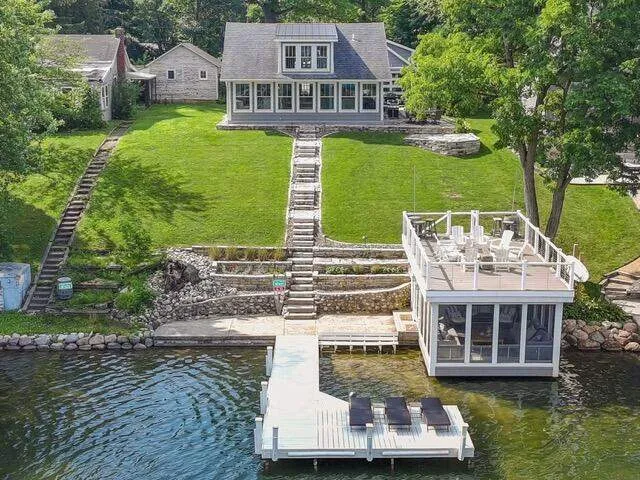 N7627 Pleasant Point Cir, Elkhorn, WI 53121
