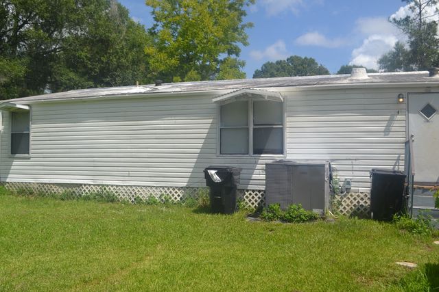 Address Not Disclosed, Starke, FL 32091