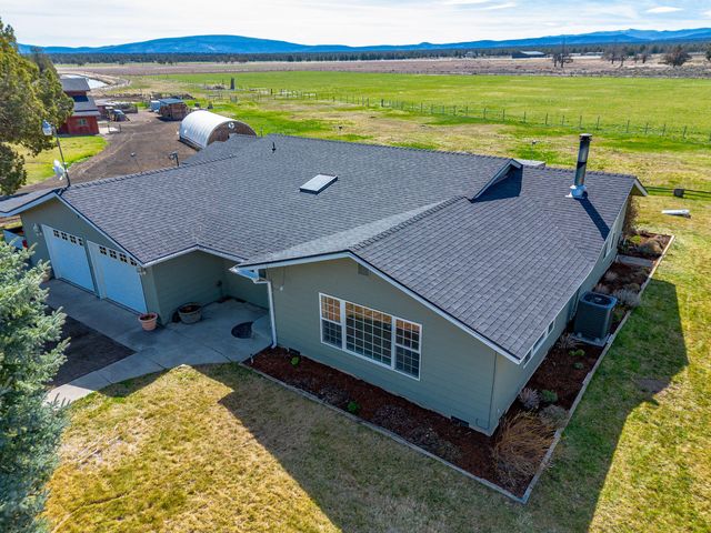 25025 Dodds Rd, Bend, OR 97701