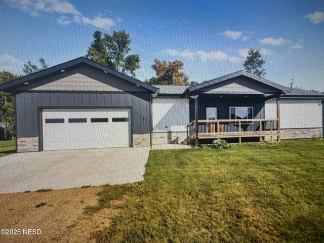 108 Kennebeck Ave, White, SD 57276