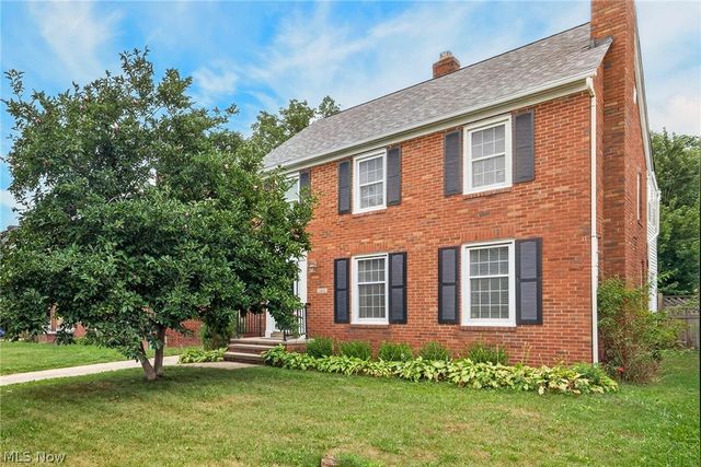 1515 Bunts Rd, Lakewood, OH 44107