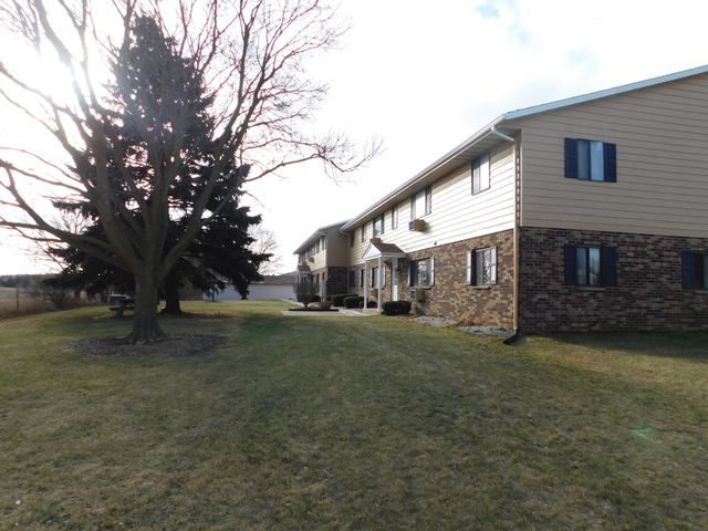 625-627 S  River Rd #3, West Bend, WI 53095