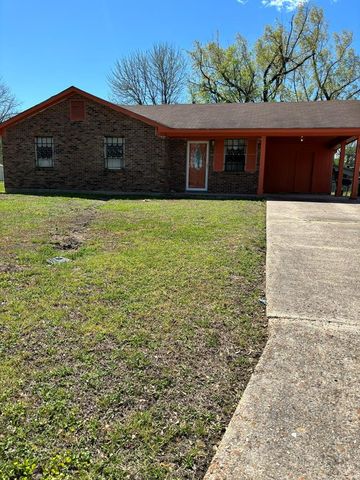 1075 Sisson Dr, Greenville, MS 38703