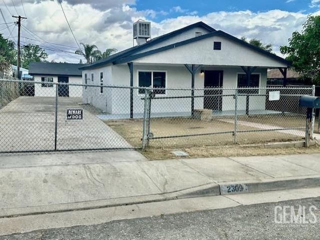 2309 Gage St, Bakersfield, CA 93305